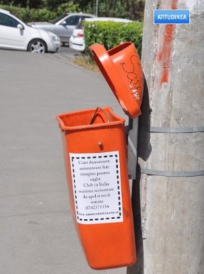 Atitudinea: Un proxenet din Constanţa racolează curve prin afişe lipite pe coşurile de gunoi